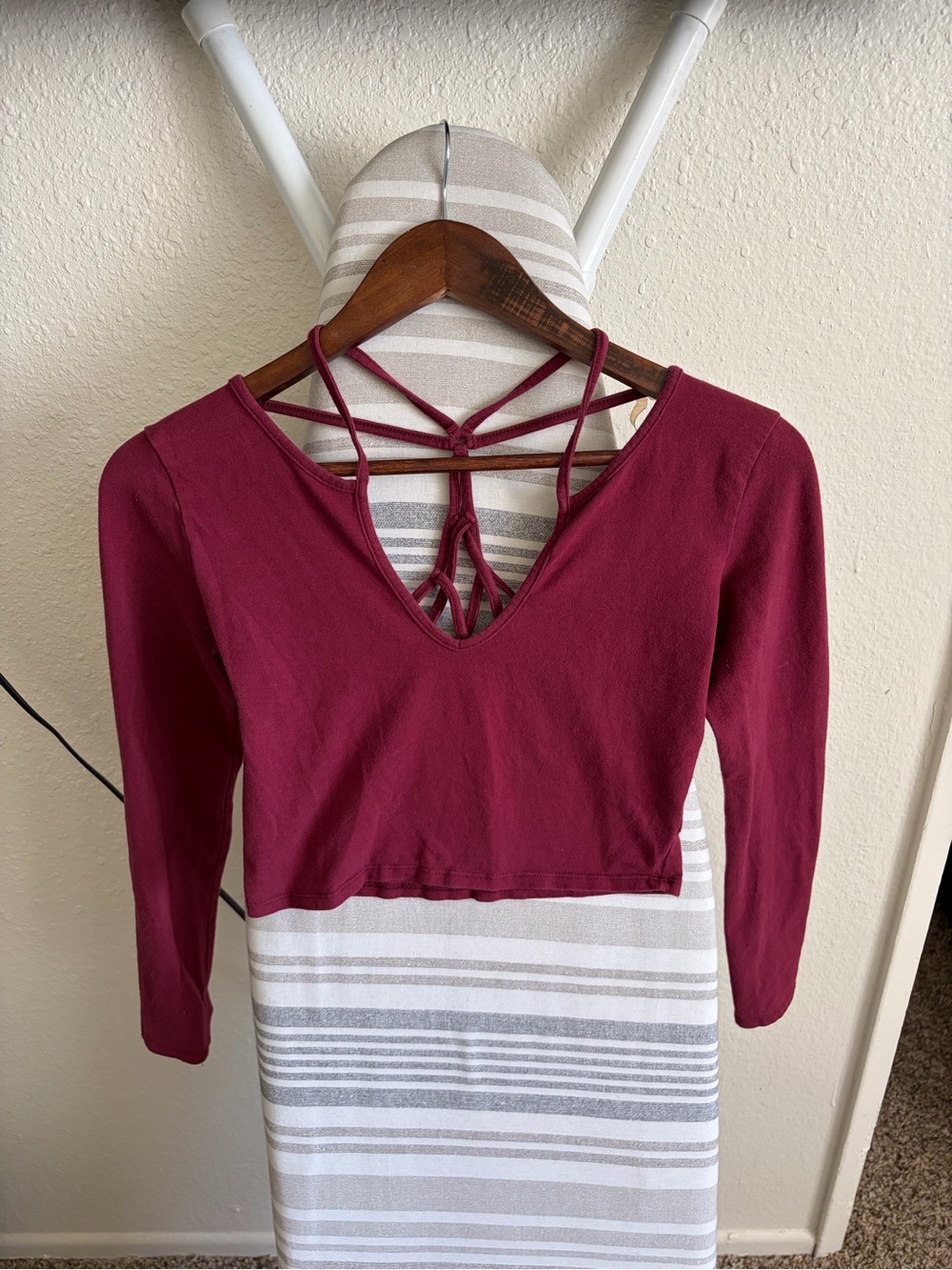 Charlotte Russe Burgundy Strappy V‑Neck Cropped Top